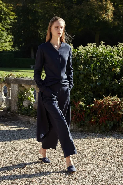 Look 17
